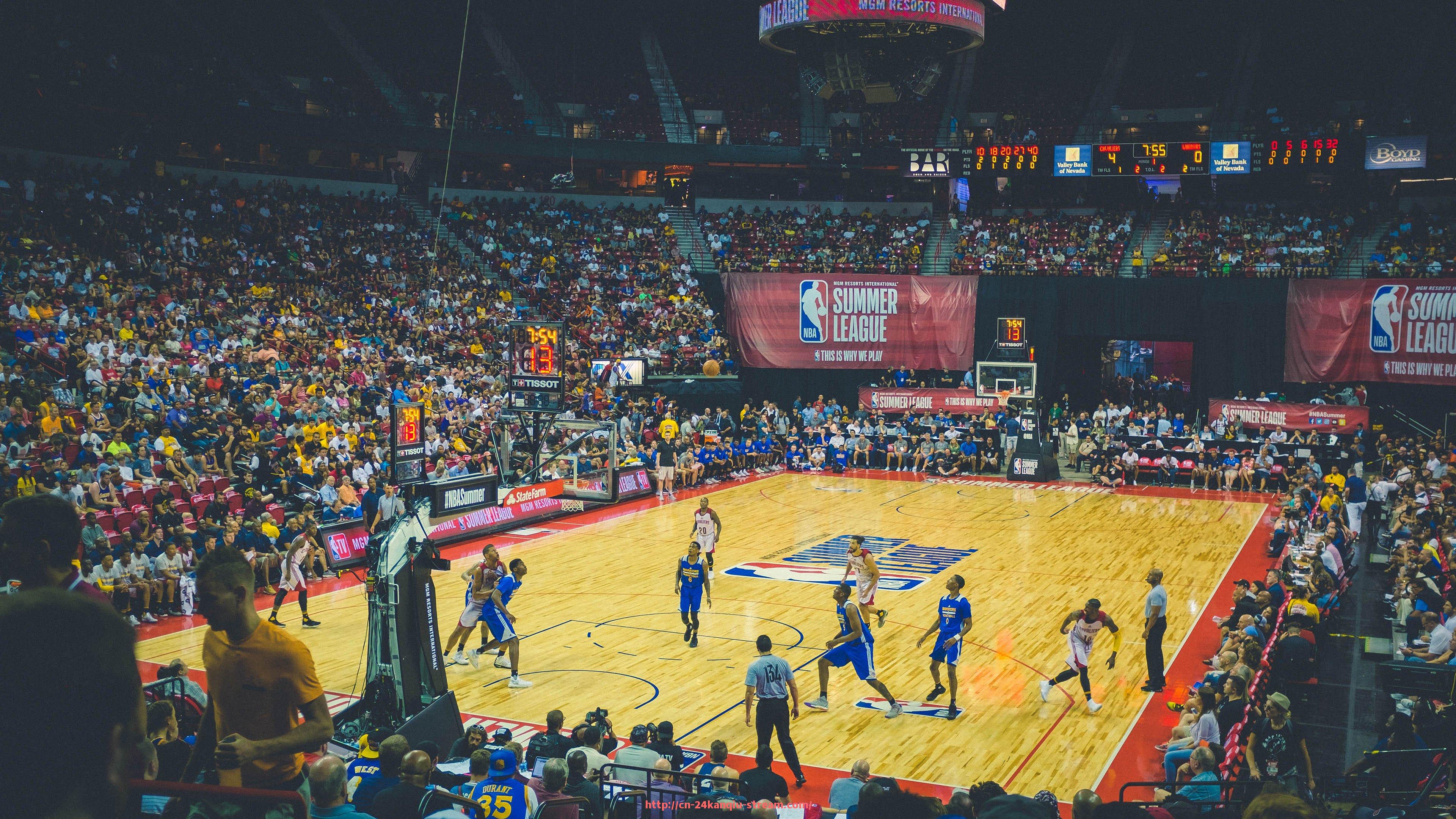 24看球直播网-中超联赛视频裁判：中超联赛的VAR技术与视频裁判的应用